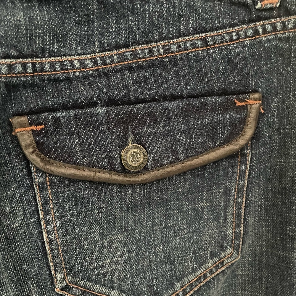 Abercrombie & Fitch Dark Blue Y2K Cropped Jeans Size 6 - Picture 6 of 8